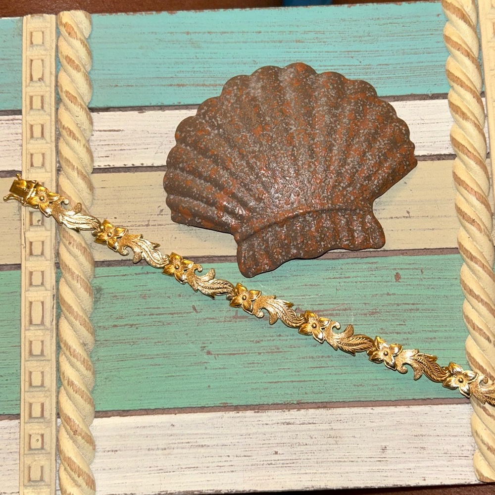 14k Rare Solid Bracelet 💫